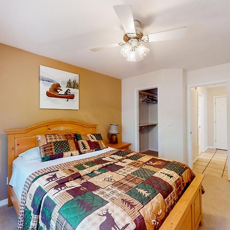 Tranquil Pines Retreat Villa ไพน์ท็อป-เลคไซด์ ภายนอก รูปภาพ